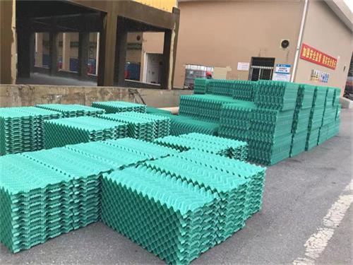 冷卻塔使用一天的耗水量是多少？
